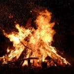 build a bonfire man united chant